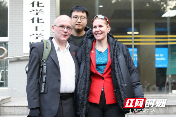 AU0I6678_meitu_1.jpg AU0I6678_meitu_1.jpg